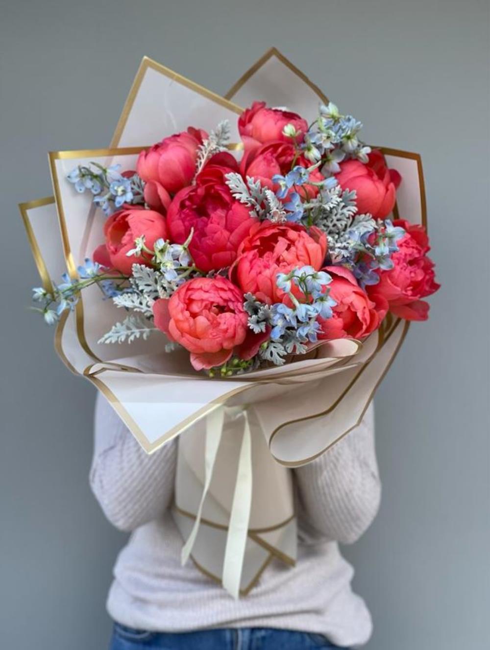 Coral Charm Şakayık Buketi 